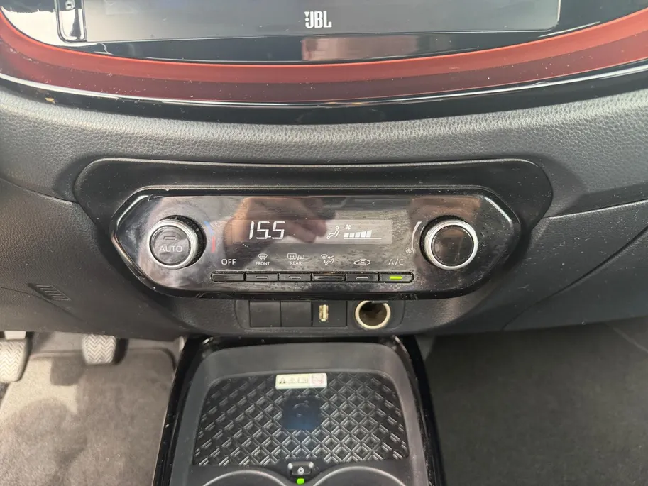 Toyota Aygo X 1.0 VVT-i MT Envy | JBL Speakers | Adaptieve Cruise Control | Camera | Climate Control | Volledig Dealer Onderhouden | 10 Jaar Fabrieksgarantie