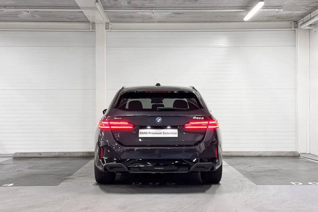BMW 5 Serie Touring 550e xDrive