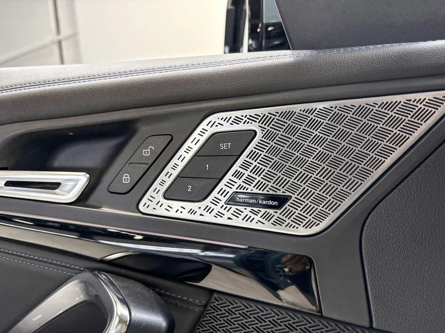 BMW iX1 xDrive30 Launch Edition M Sportpakket