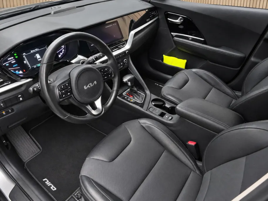 Kia Niro 1.6 GDi PHEV DynamicLine DEALER ONDERHOUDEN | NAVIGATIE | ACHTERUITRIJCAMERA | PLUG-IN |