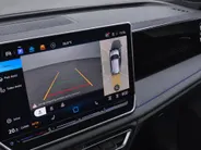 Volkswagen Tiguan 1.5eHybrid 200kW/272PK R-Line · Panoramadak · Trekhaak · 360°Camera + Parkeersensoren · Garantie t/m 20-07-2030 of 100000km.