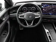 Volkswagen Passat Variant 1.5 eHybrid 272pk DSG R-Line Edition · Panoramadak · Inklap. Trekhaak · 360 Camera · Keyless · Matrix LED · Elek. Achterklep · Head-Up Display · Garantie t/m 13-11-2030 of 100.000km