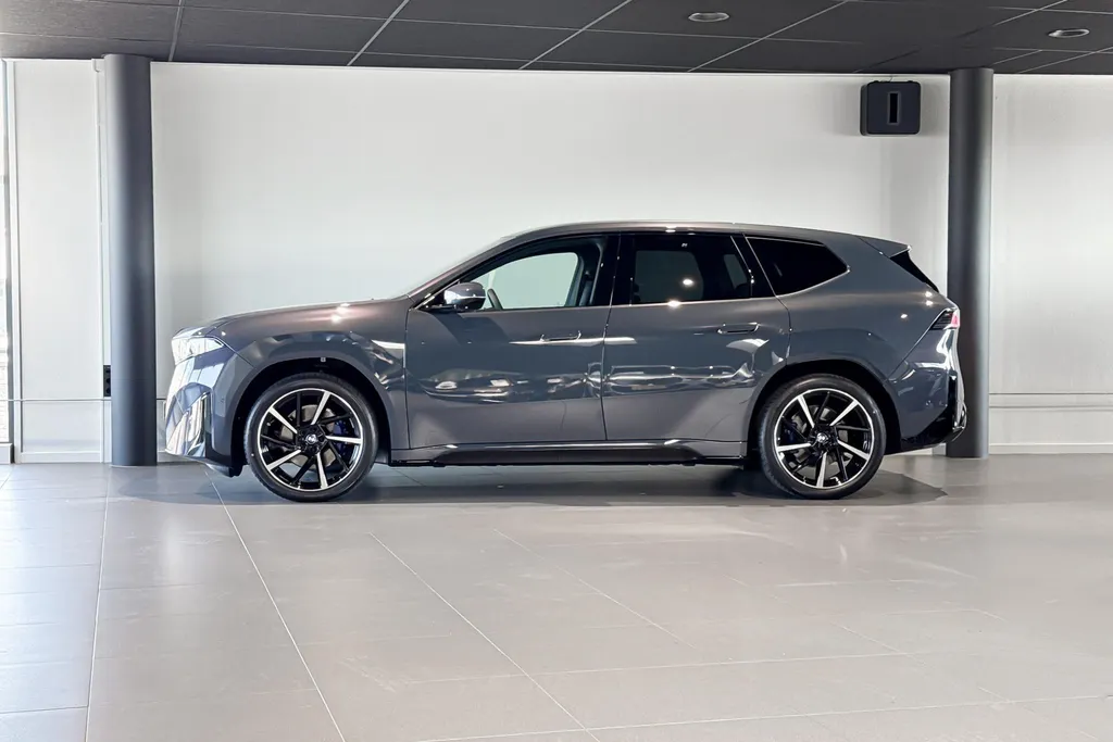 BMW iX3 50 xDrive 113 kWh