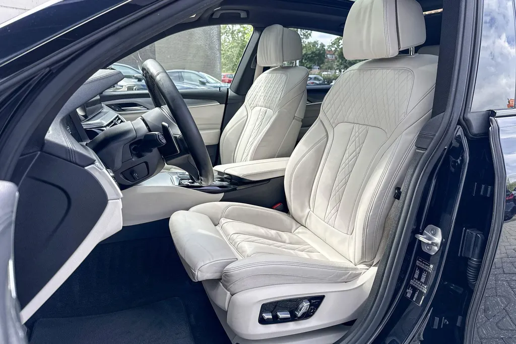 BMW 6 Serie Gran Turismo 630i High Executive Edition