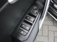 Kia ProCeed 1.5 T-GDi GT-Line | Trekhaak | Schuifdak | Stuur-/stoelverwarming | Camera | Dodehoek detectie | Telefoonlader | Cruise adapt. | 17' LM | LED |