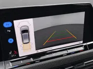 Volkswagen Golf Variant 1.5eTSI/130PK R-Line · Navigatie · Apple/Android Car Play · Camera + Parkeersensoren · Stoelverwarming ·  Garantie t/m 12-01-2028 of 100.000km