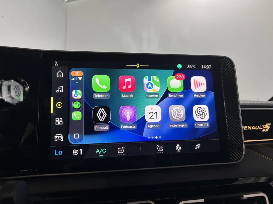 Renault 5 Comfort Range Iconic Cinq 52 kWh Automaat | DEMO | Harman Kardon Audio | Camera | Blind Spot Warning | Adaptive Cruise Control | Climate Control | Apple CarPlay/Android Auto | Digital Cockpit |