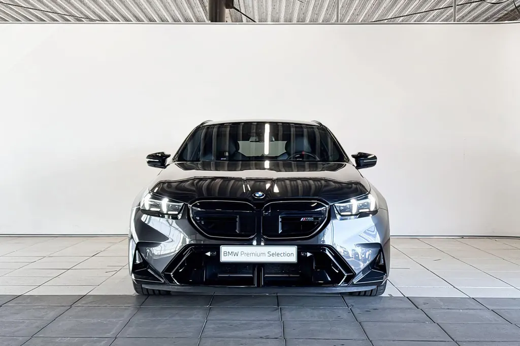 BMW M5 Touring M Drive Professional