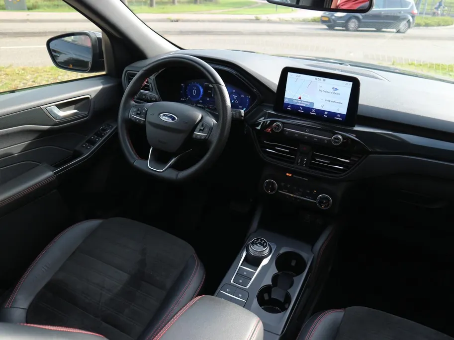 Ford Kuga 2.5 PHEV ST-Line X | TREKHAAK | PANO | WINTER | ADAP CRUISE |