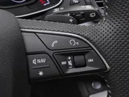 Audi Q5 50 TFSI e quattro S edition · Trekhaak · Adaptive Cruise Control · Apple/Android Car Play · Dodehoeksensoren · Stoelverwarming ·  Drive select · 360°Camera + Parkeersensoren ·