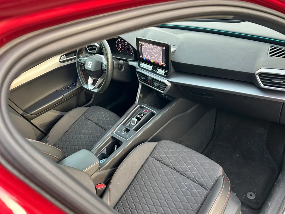 SEAT Leon 1.5 eTSI FR Nu met 12 maanden garantie! Hele mooie uitvoering!