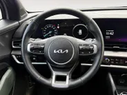 Kia Sportage 1.6 T-GDi Hybrid Dark Edition | Camera | Stuurverwarming | Stoelverwarming voor + achter | Apple Carplay / Android Auto | LMV | LED |