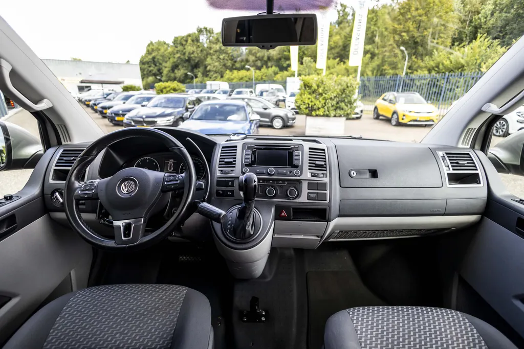 Volkswagen Transporter 2.0 TDI L2H1 Invalide uitvoering / aanpassing
