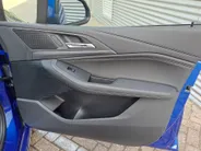 BMW 2 Serie Active Tourer 220i AUTOMAAT | Sensoren | Navigatie | Cruise | 360 Camera | Head-up display | Elektrisch verstelbare stoel | Apple Carplay/Android Auto