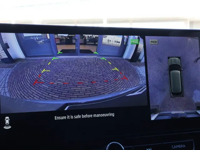 Mitsubishi Outlander 2.4 PHEV Intense+ | Stoel/Stuur Verwarming | Apple/Android Auto | 360* Camera |