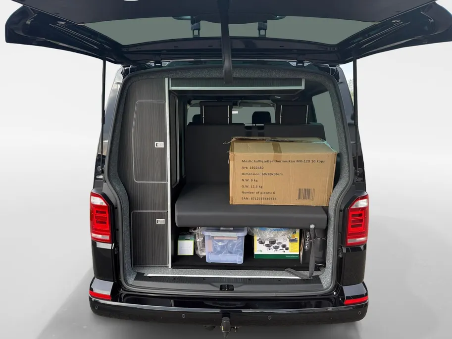 Volkswagen Multivan 150pk automaat | Camper met 4 slaap plaatsen | Volledige keuken | Navigatie | Cruise control Multivan 150pk automaat | Camper met 4 slaap plaatsen | Volledige keuken | Navigatie | Cruise control
