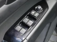 Mazda CX-5 2.0 SkyActiv-G 165 Comfort | Trekhaak | Stoel-/stuurverwarming | Dodehoek detectie | Carplay | Clima | 19' LM | Parkeersensor v+a | LED |