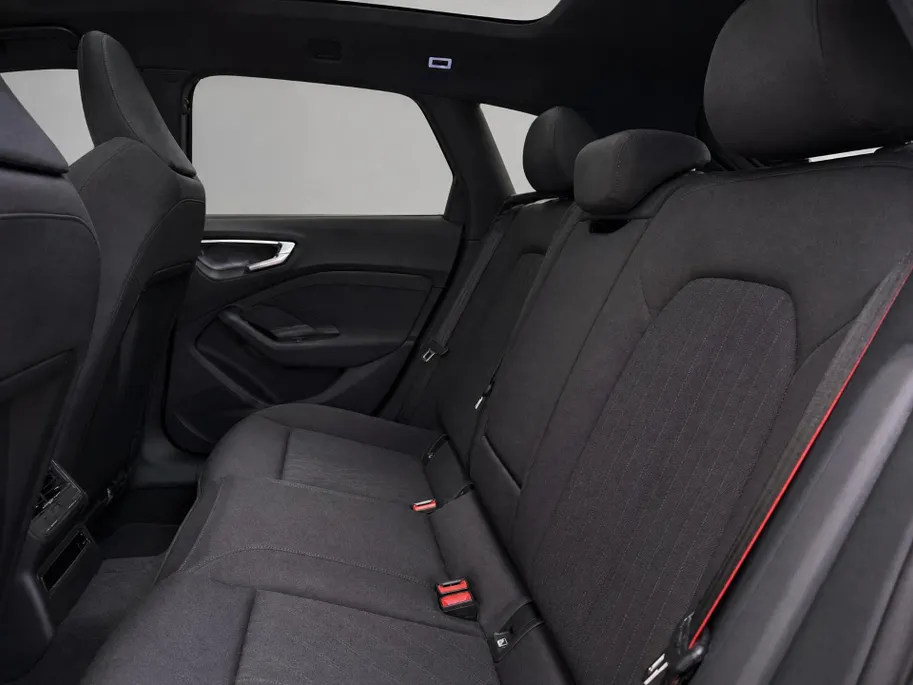 Audi A5 Avant 2.0 367pk e-hybrid quattro S edition Competition · Panoramadak · B&O Audio · Wegklapbare Trekhaak · Elek. Voorstoel · 20'' Inch · Garantie t/m 07-12-2030 of 100.000km