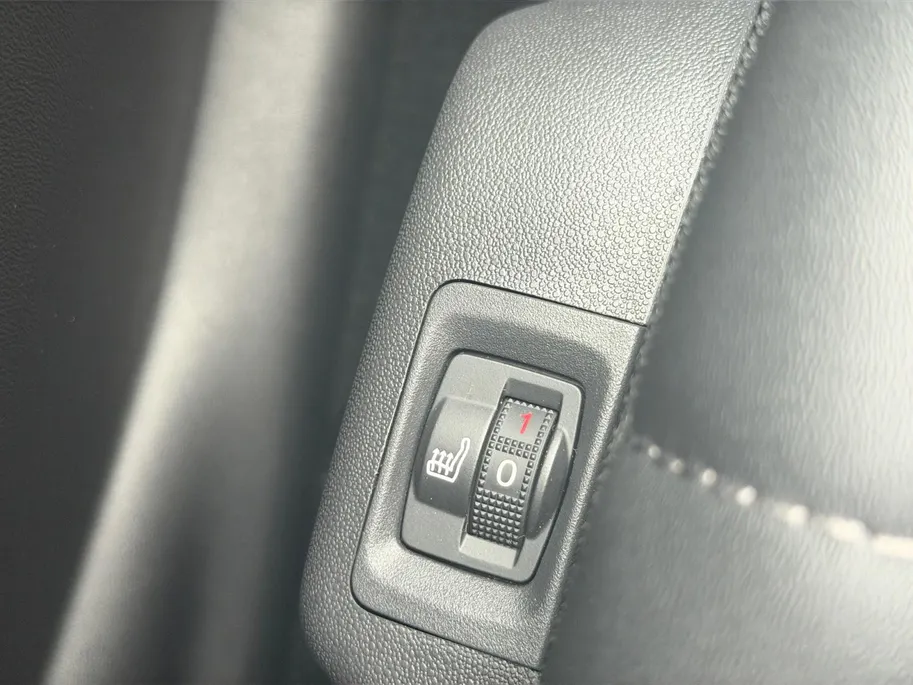 Citroën C3 Aircross 1.2 PureTech Shine | Head up display | Stoelverwarming | Navigatie | Camera |