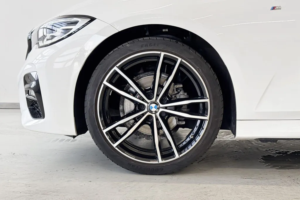 BMW 3 Serie Sedan 318i High Executive