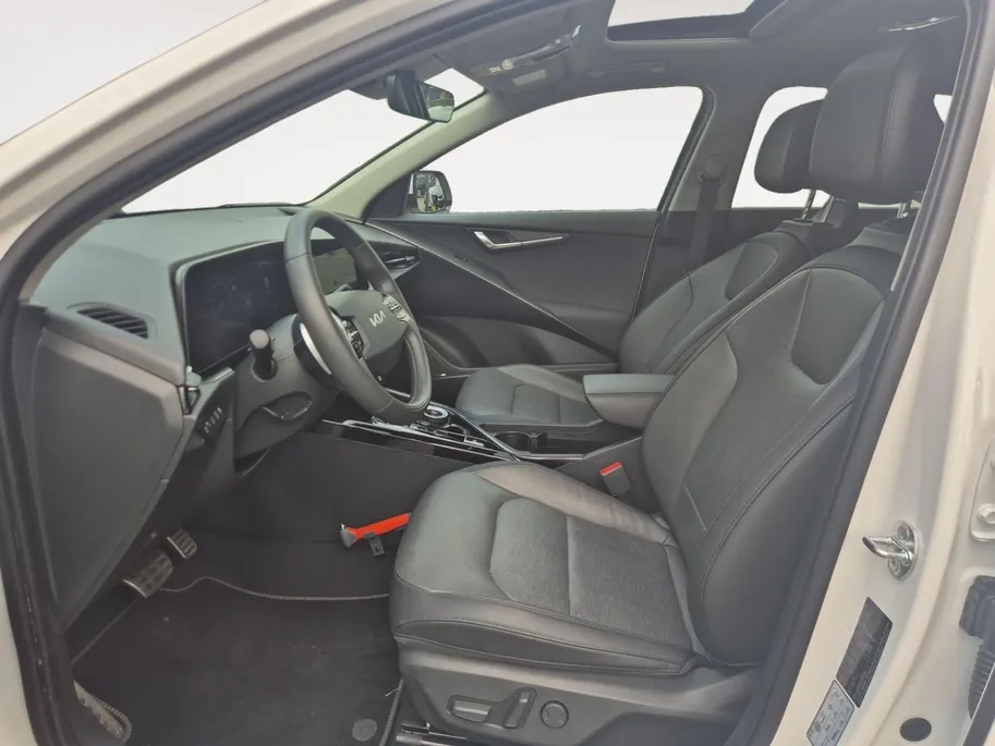 Kia Niro 1.6 GDi Hybrid ExecutiveLine | Climate Control | Cruise Control | All-Season Banden | Navigatie | Camera | Stoelverwarming | Stuuverwarming | Stoelventilatie | Trekhaak |