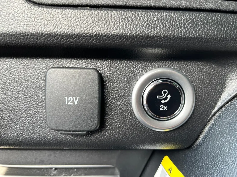 Ford Kuga 2.5 PHEV ST-Line X | Schuif/Kantel Dak | Adaptieve Cruise Control | Elek. Trekhaak | 2100 KG Trekgewicht | Winter Pack |