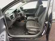 Kia Stonic 1.0 T-GDi MHEV DynamicPlusLine Dealer onderhouden | Automaat | Stuur + stoelverwarming | Climate control | Privacy glass |