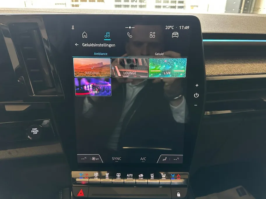 Renault Espace 200PK E-Tech full hybrid techno 7p. Automaat | 1ste Eigenaar | Trekhaak | All-Seasonbanden | Apple Carplay/Android Auto | Cruise Control | Digitale Cockpit | Climate Control | Parkeersensoren | 12 Maanden BOVAG Garantie
