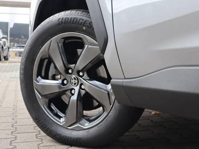 Toyota RAV4 2.5 Hybrid AWD Style | Trekhaak | PDC v/a | Stuur/stoel verwarm.