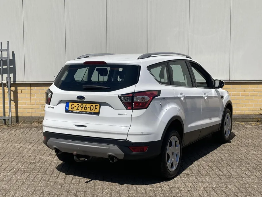 Ford Kuga 1.5 EcoBoost 120 pk Trend Ultimate Groot Navi - Trekhaak - Voorruitverwarming