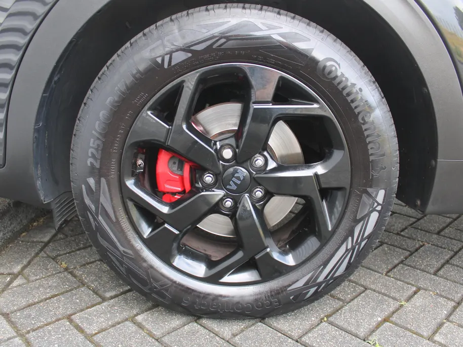 Kia Sportage 1.6 T-GDI Black Edition | Stuur-/stoelverwarming v+a | Schuifdak | Leer | Camera | Elek. achterklep | Cruise | PDC | Navi | 17' LM | Zeer nette auto! |