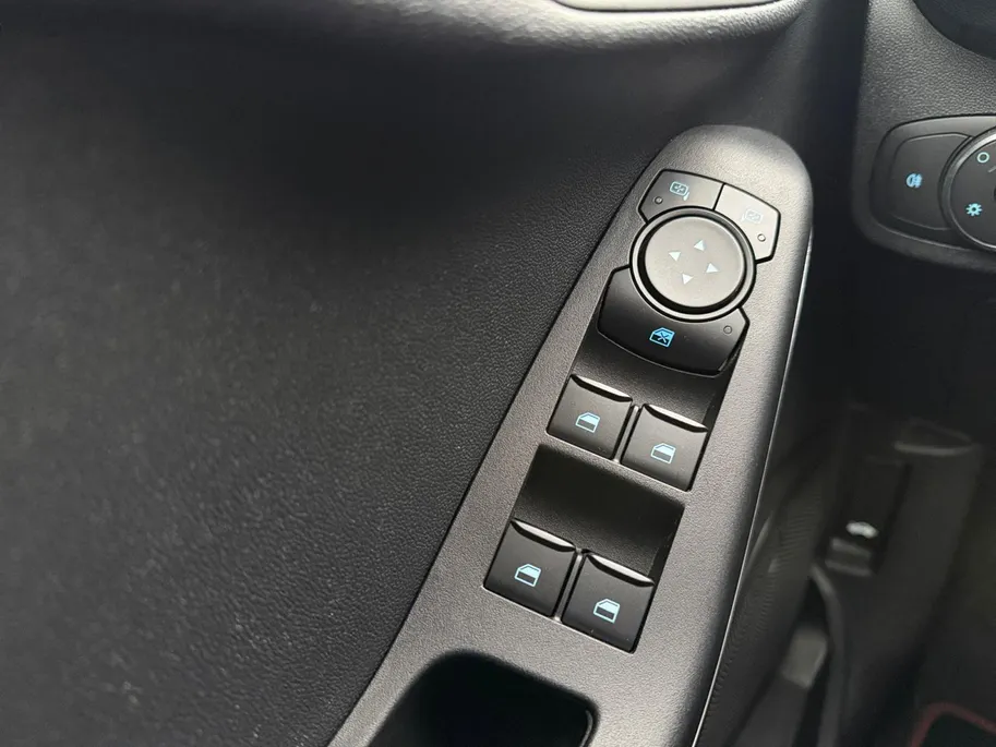 Ford Fiesta 1.0 EcoBoost Hybrid ST-Line | NL Auto | 1 eigenaar | Navigatie | Apple carplay & Android auto | Parkeersensor achter | Cruise control | Draadloos opladen mobiel | Bovag garantie |