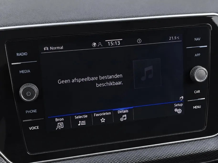 Volkswagen T-Cross 1.0TSI/116PK R-Line Camera + parkeersensoren · Apple/Android Car Play · Dodehoeksensoren · Garantie t/m 24-02-2028