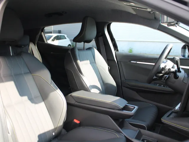 Renault Megane E-Tech comfort range iconic 60 kWh | 360 camera | Elektrische stoelen | Harman Kardon geluid | DEMO VRAAG NAAR DE BESCHIKBAARHEID!