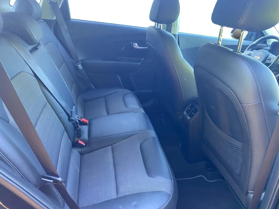 Kia Niro 1.6 GDi Hybrid Style Edition | Climate Control | Trekhaak | Navigatie | Parkeercamera | Stoel + stuurverwarming |