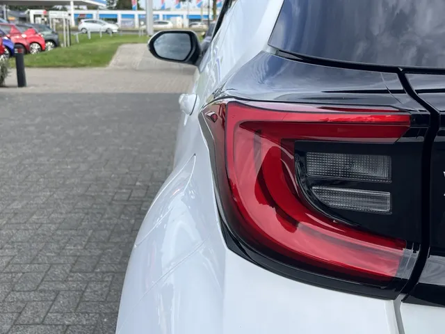 Toyota Yaris 1.5 Hyb. 115 Dynamic | 3500 euro demo korting