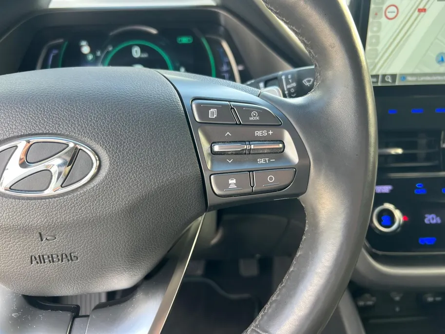 Hyundai IONIQ 1.6 GDi PHEV Premium 142PK | 52km elektrisch WLTP | Navigatie | Trekhaak | Climate Control | Apple Carplay & Android Auto | Parkeersensoren rondom | Stoel- en stuurverwarming |