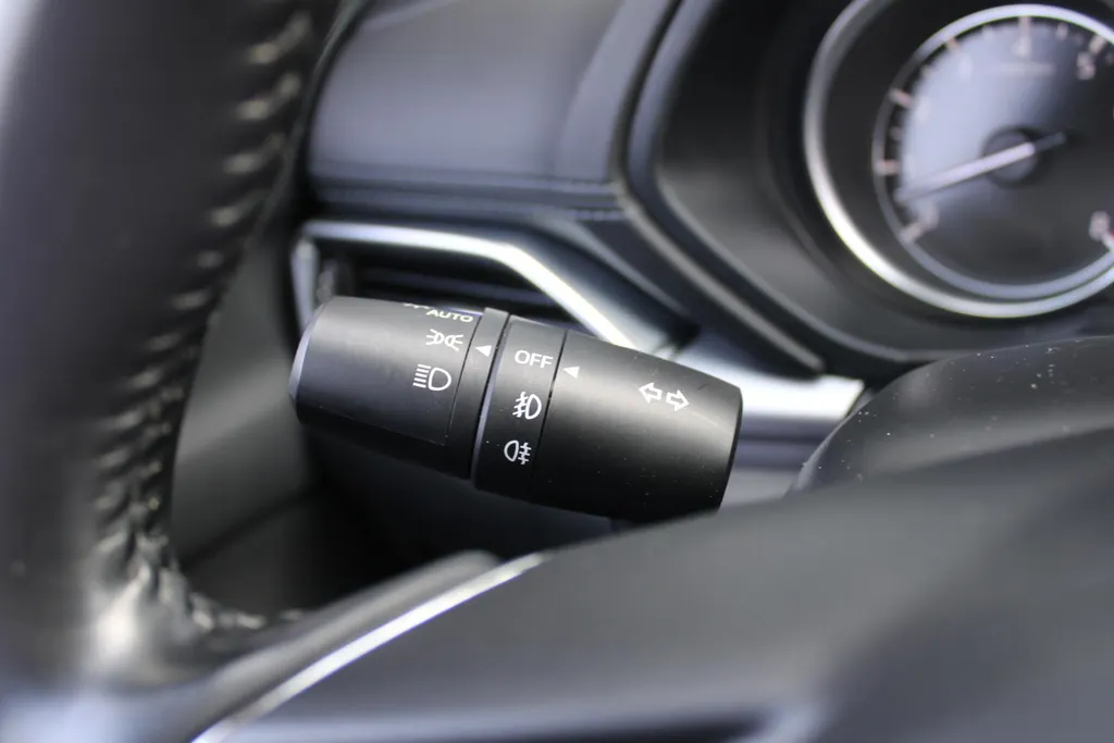 Mazda CX-5 2.0 SkyActiv-G 165 Comfort | Trekhaak | Stoel-/stuurverwarming | Dodehoek detectie | Carplay | Clima | 19' LM | Parkeersensor v+a | LED |