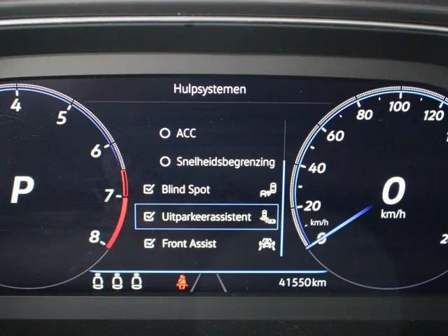 Volkswagen T-Roc 1.5 TSI Sport R-Line DSG Panoramadak | El. Achterklep | Beats Audio | Suzuka 19' Zwart