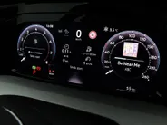 Volkswagen Golf variant Life Edition 1.5 eTSI 116 pk 7 versn. DSG · Achteruitrijcamera · draadloze telefoonlader · Trekhaak inklapbaar, met elektrische ontgrendeling ·