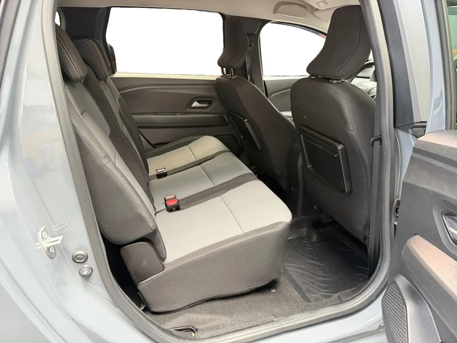 Dacia Jogger 1.6 Hybrid 140 Extreme 7p. ZUINIG | RUIM | Stoelverwarming | Climate control | Carplay |