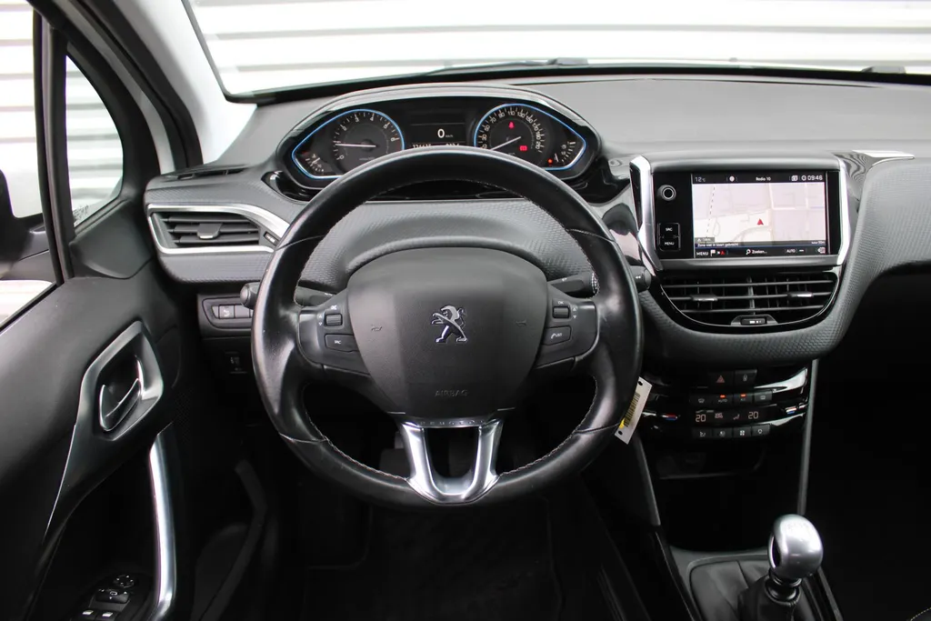 Peugeot 2008 1.2 PureTech Allure | Airco | Cruise | 16' LM |