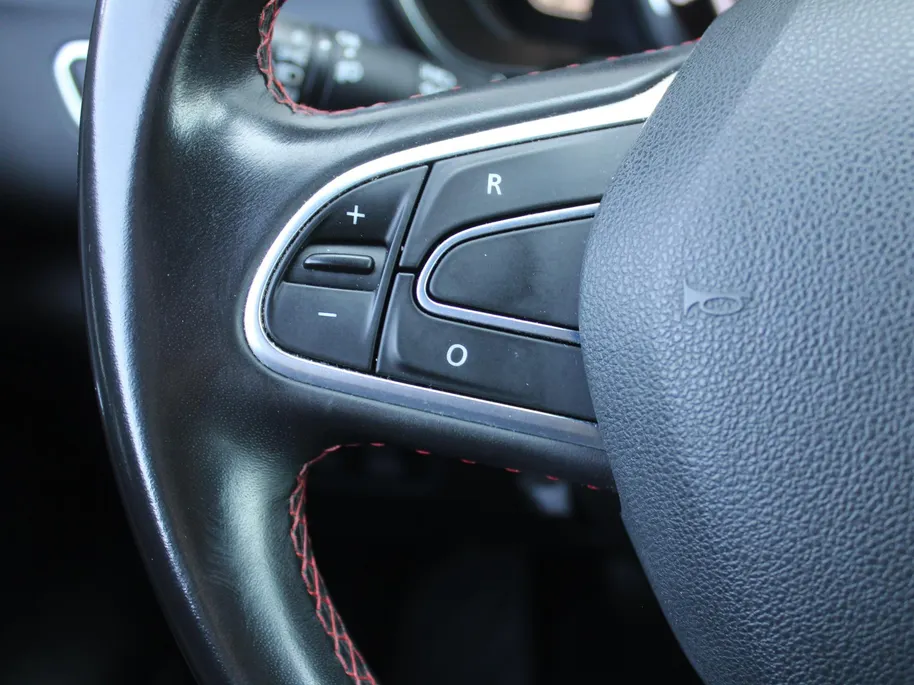 Renault Kadjar 1.3 TCe Black Edition | Trekhaak | Camera | Stoel-/voorruitverwarming | 19' LM | Navi | Clima | Bose Audio | Keyless | Dodehoek detectie | LED | BTW Auto |