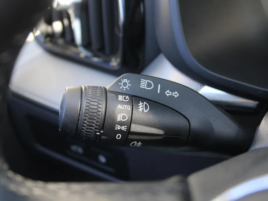 Volvo XC60 2.0 T6 Plug-in hybrid AWD Essential Edition Bright | Leer | Schuifdak | Elek. stoelverstelling | 19' LM | Dodehoek detectie | LED | Zeer nette auto |