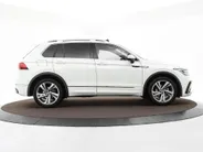 Volkswagen Tiguan 1.5 TSI 150pk DSG R-Line Business+ · Leder · Panoramadak · Apple/Android Car Play · Dodehoeksensor · Elek. Achterklep · 360 Camera · All-season banden · 19'' Inch · EXTRA INRUILKORTING ·
