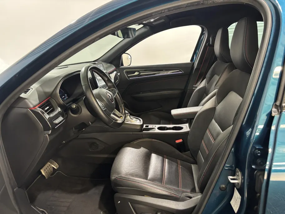 Renault Arkana 145PK E-Tech Hybrid R.S. Line Automaat | 9,3' Navi | Camera | Climate Control | Adaptive Cruise Control | Stoel + Stuurwiel verwarming | Apple CarPlay/Android Auto | Parkeersensoren | Lichtmetalen Velgen |