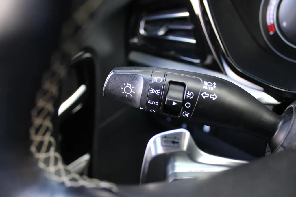 Kia e-Niro DynamicPlusLine 64 kWh | Warmtepomp | Schuif/kantel dak | 17' LM | Airco | Cruise | Navi | Camera |