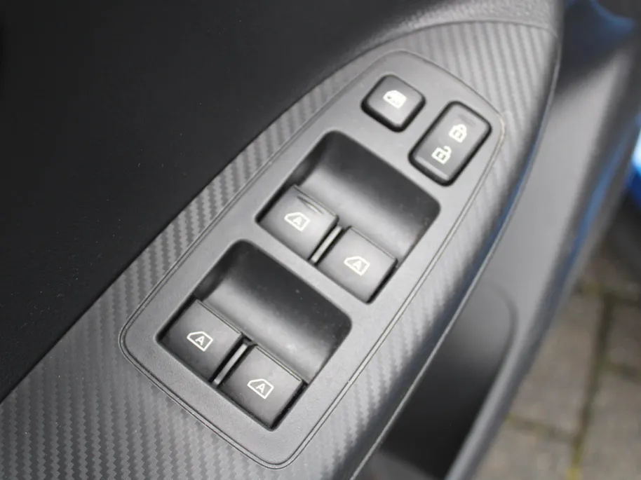 Mitsubishi Eclipse Cross 2.4 PHEV Instyle | BTW Auto | Stuur-/stoelverwarming | Leder | HUD | LED | Schuifdak | Dodehoek detectie | Clima | Cruise adapt. | 18' LM |