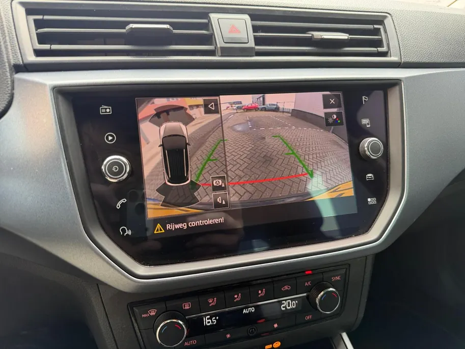 SEAT Arona 1.0 TSI Style Business Intense | Climate Control | Achteruitrijcamera | Parkeersensoren voor & achter | Cruise Control |