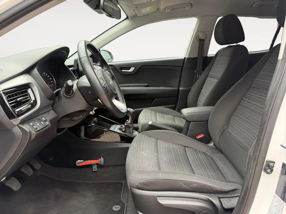 Kia Stonic 1.0 T-GDi MHEV DynamicPlusLine | Zeer nette auto | Navigatie | Apple CarPlay & Android Auto | Trekhaak | Achteruitrijcamera |